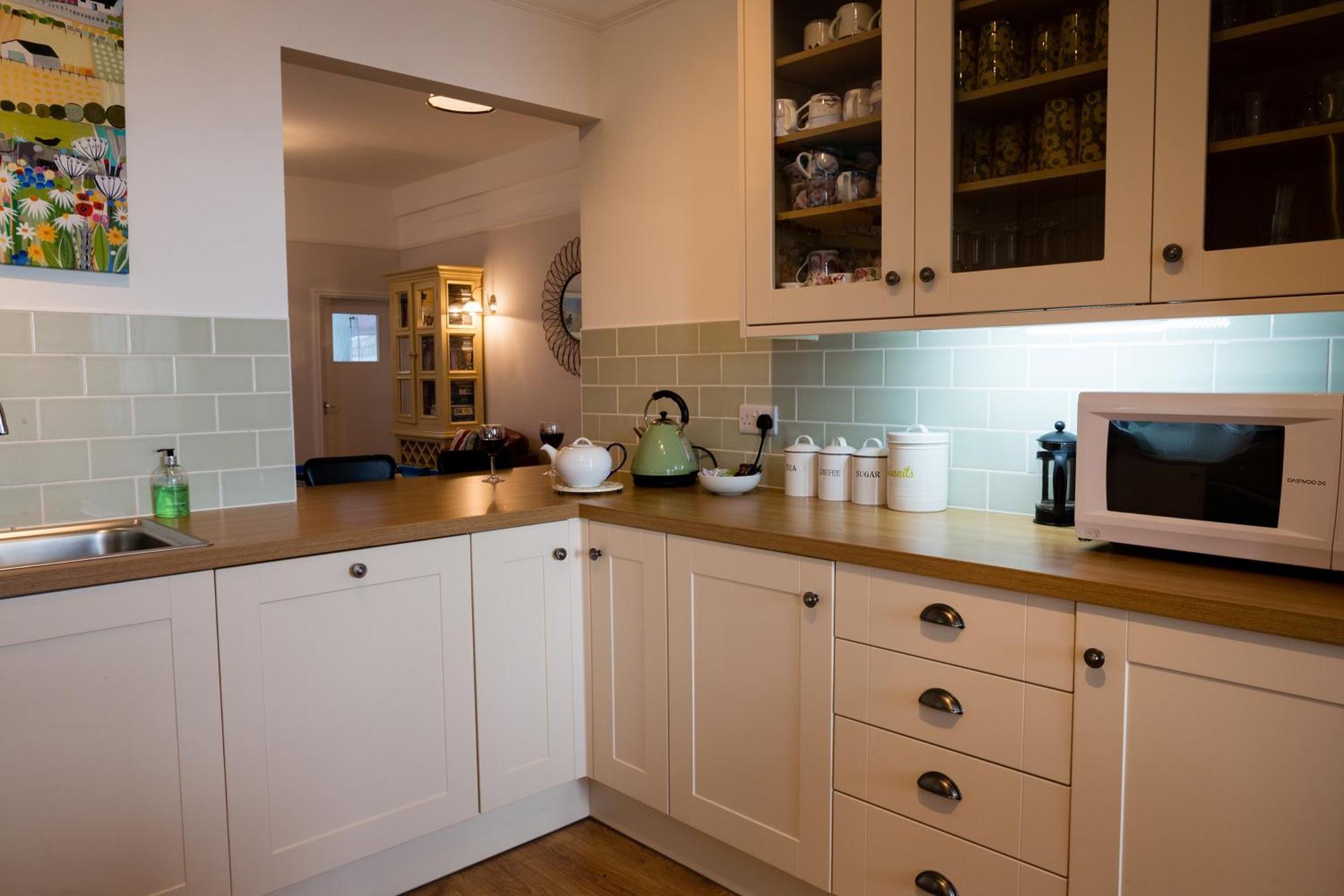 Bay View, Sleeps 18, 7 Bedrooms, 7 Bathrooms, Seafront, Holiday home