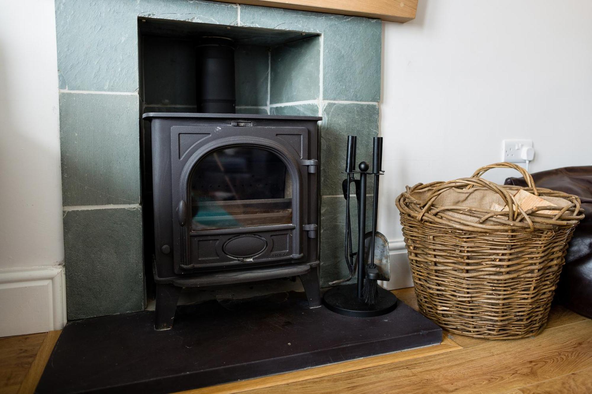 Bay View, Sleeps 18, 7 Bedrooms, 7 Bathrooms, Seafront, * Criccieth