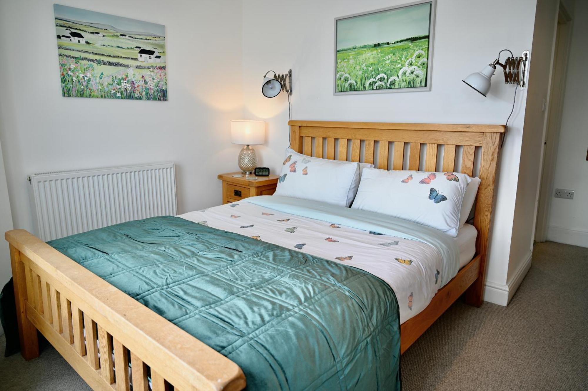 Bay View, Sleeps 18, 7 Bedrooms, 7 Bathrooms, Seafront,