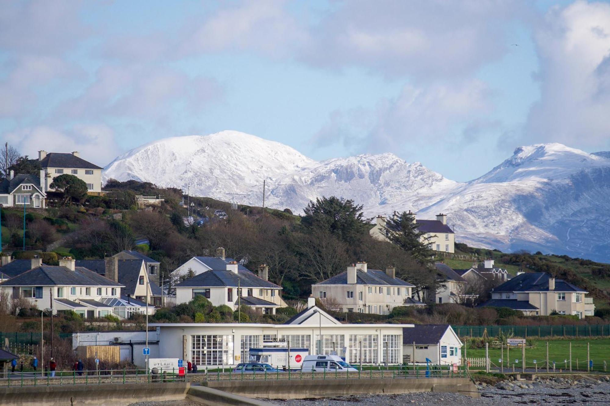 Bay View, Sleeps 18, 7 Bedrooms, 7 Bathrooms, Seafront, Holiday home
