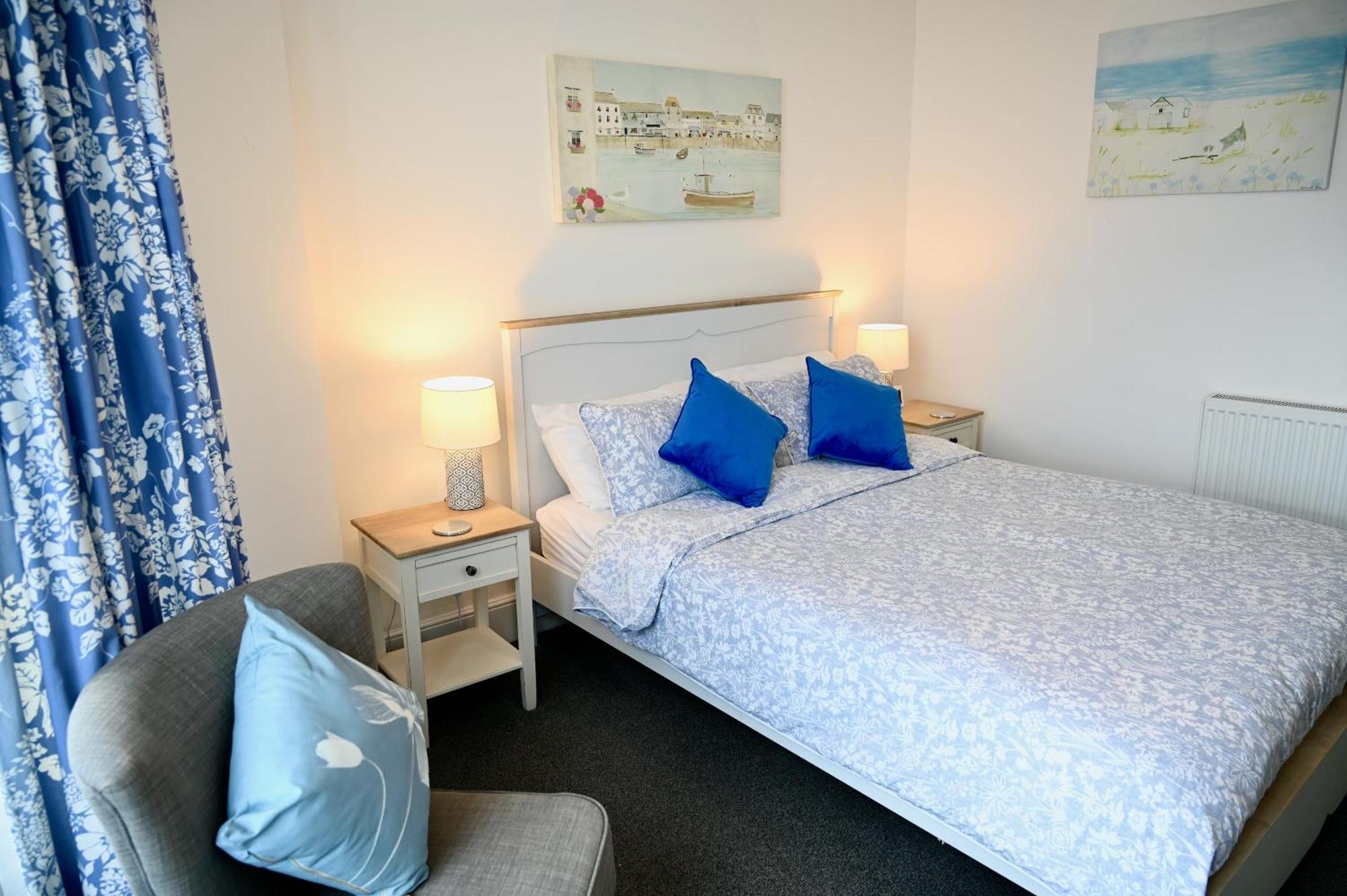 Holiday home Bay View, Sleeps 18, 7 Bedrooms, 7 Bathrooms, Seafront, Criccieth