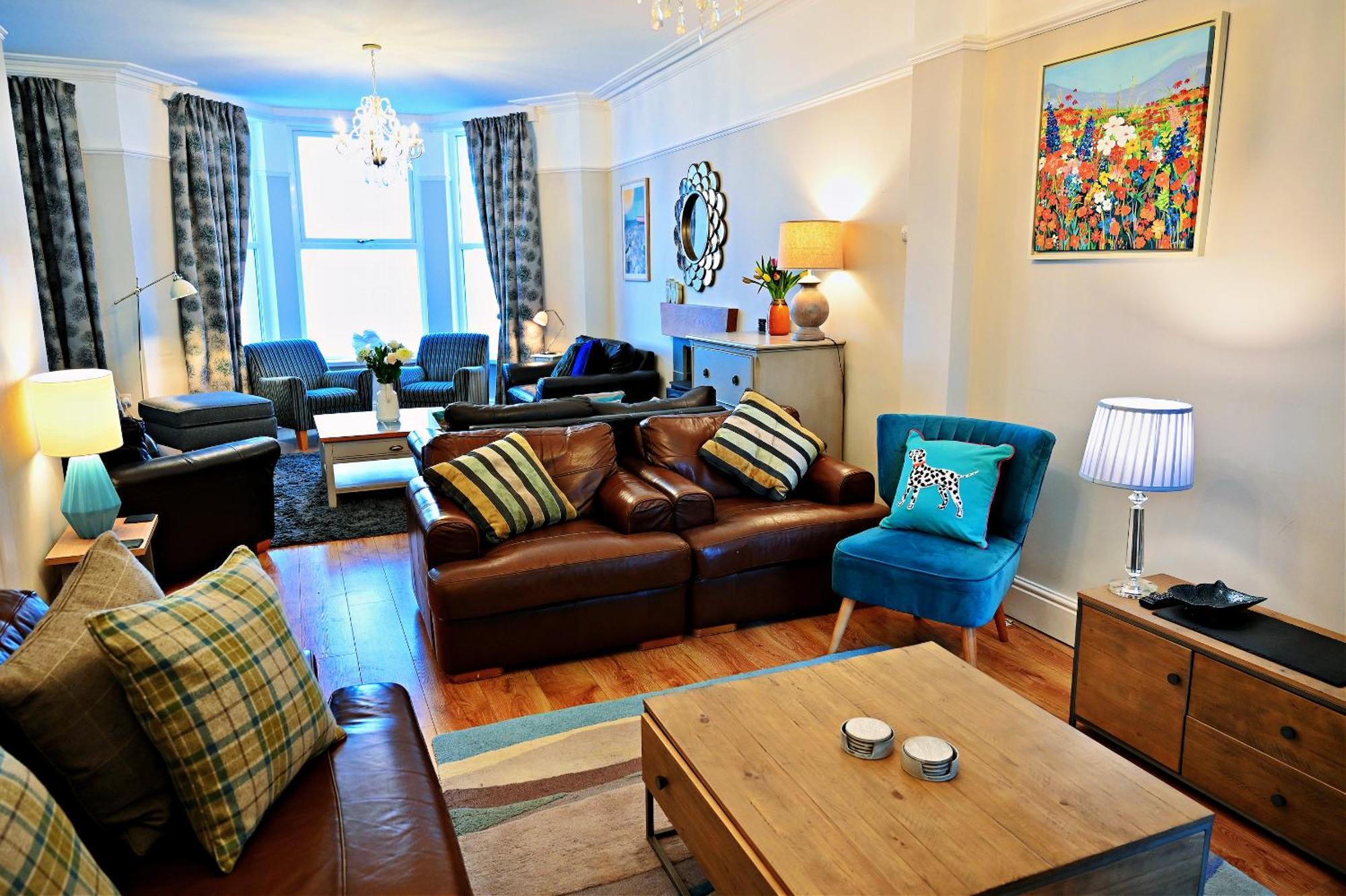 Bay View, Sleeps 18, 7 Bedrooms, 7 Bathrooms, Seafront,