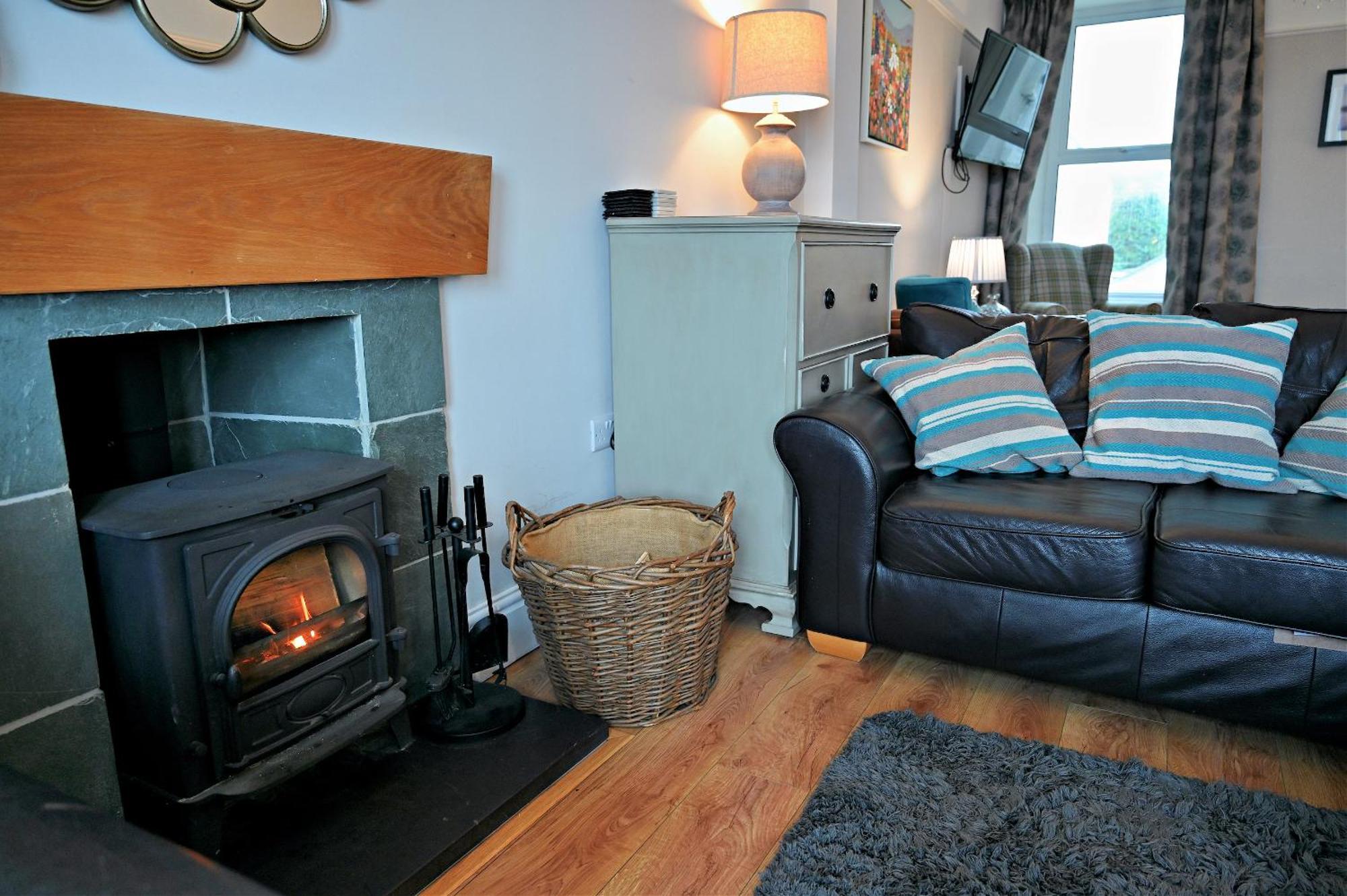Bay View, Sleeps 18, 7 Bedrooms, 7 Bathrooms, Seafront, Holiday home