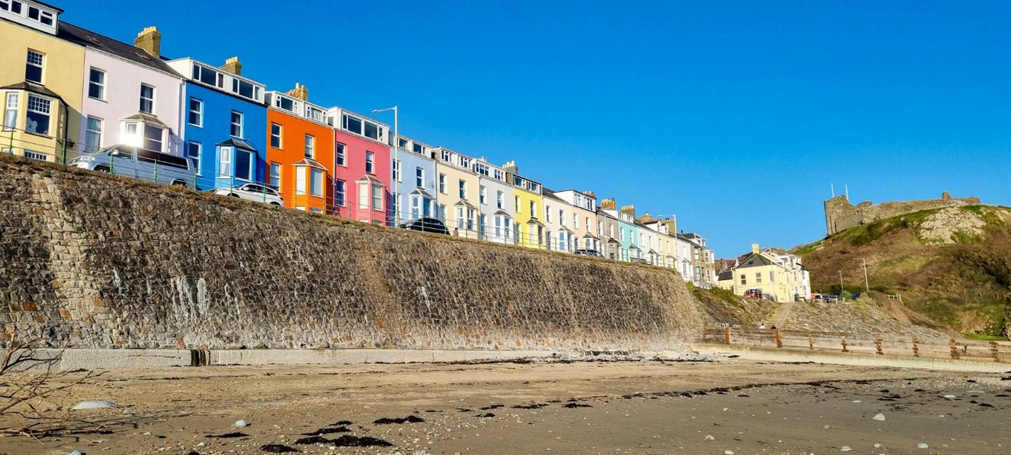 Bay View, Sleeps 18, 7 Bedrooms, 7 Bathrooms, Seafront, *