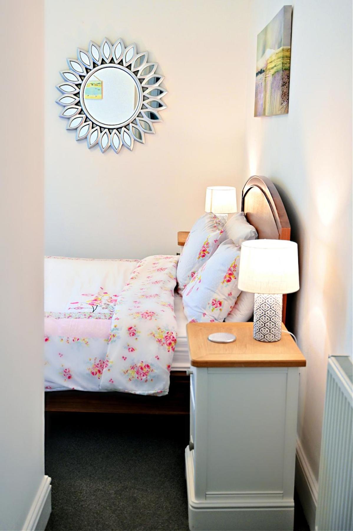 Bay View, Sleeps 18, 7 Bedrooms, 7 Bathrooms, Seafront, Holiday home Criccieth